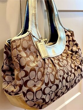Rare! COACH Kisslock Gold Metallic Shoulder Bag #F14380